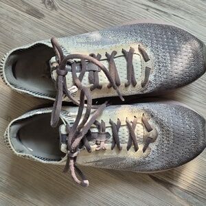 Brooks Levitate 2 - Womens Gray Athletic Shoes